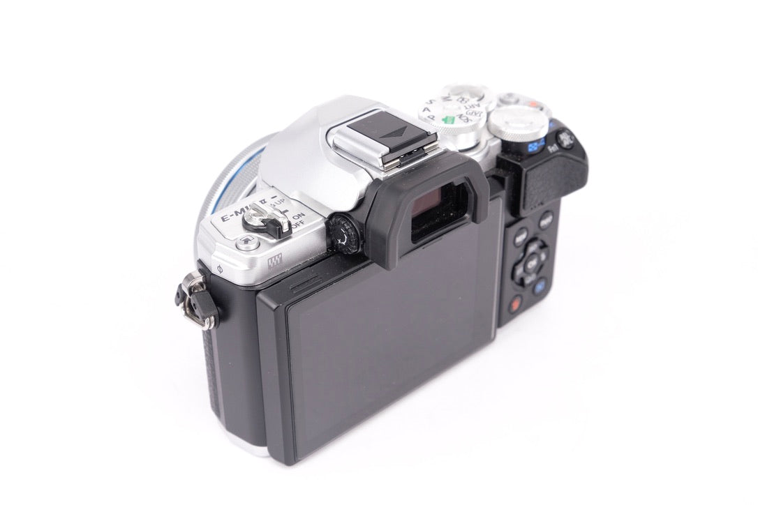 Used Olympus OM-D E-M10 III + 14-42mm EZ Camera