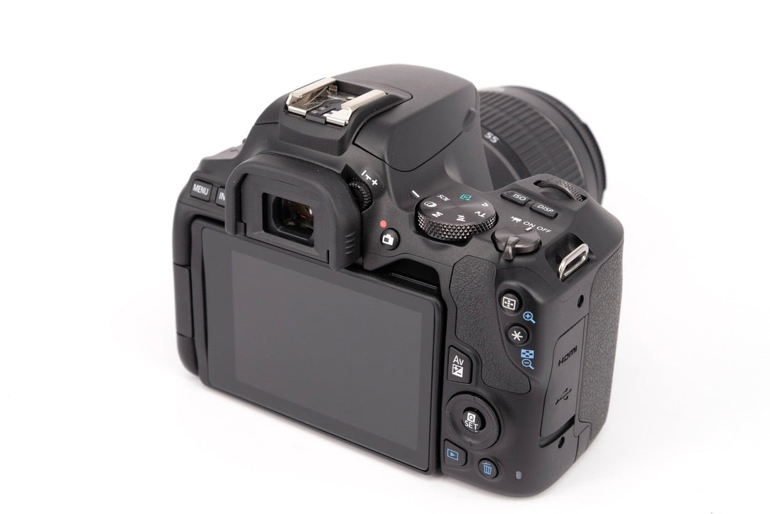 Used Canon EOS 250D DSLR + 18-55mm III Lens