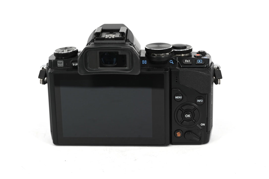 Used Olympus OM-D E-M10 + 14-42mm EZ Mirrorless Camera