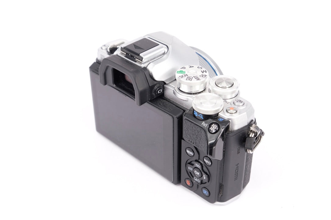 Used Olympus OM-D E-M10 III + 14-42mm EZ Camera