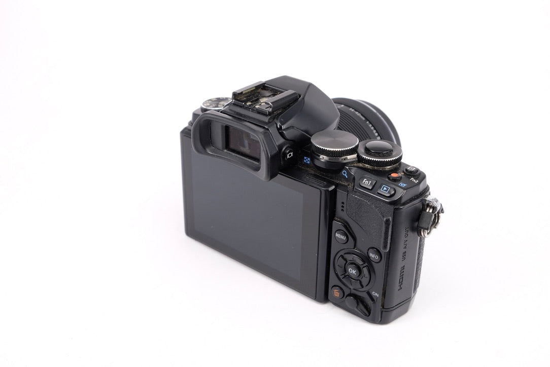Used Olympus OM-D E-M10 MKII + 14-42mm EZ Camera