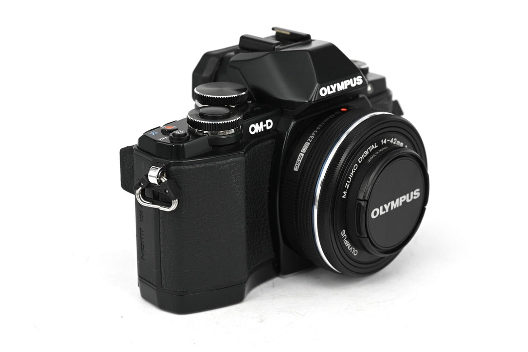 Used Olympus OM-D E-M10 + 14-42mm EZ Mirrorless Camera