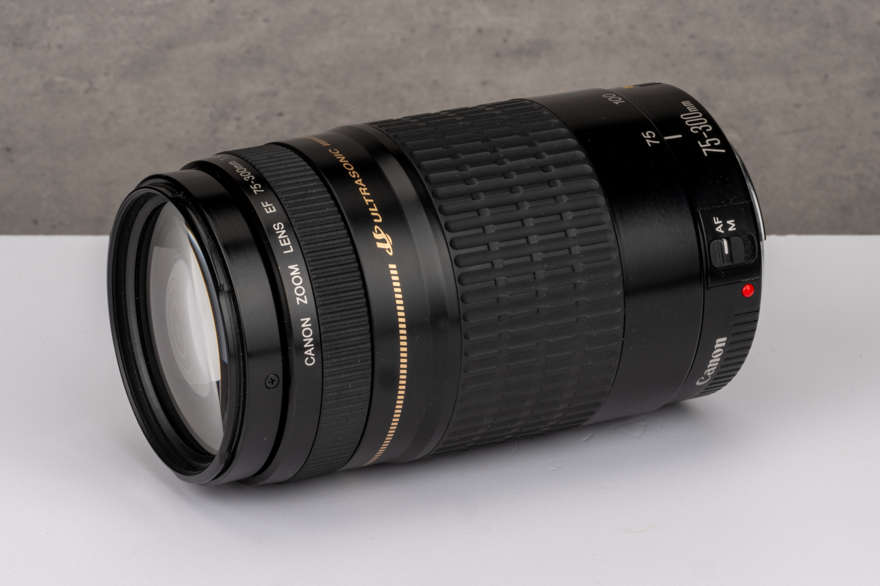 Used Canon EF 75-300mm f/4-5.6 USM Lens