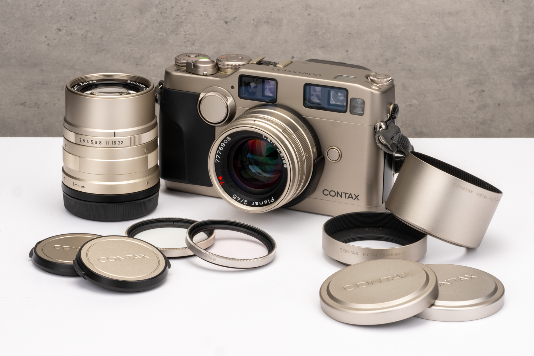 Bass Bligh Harrogate Contax G2 35mm Rangefinder Camera Kit