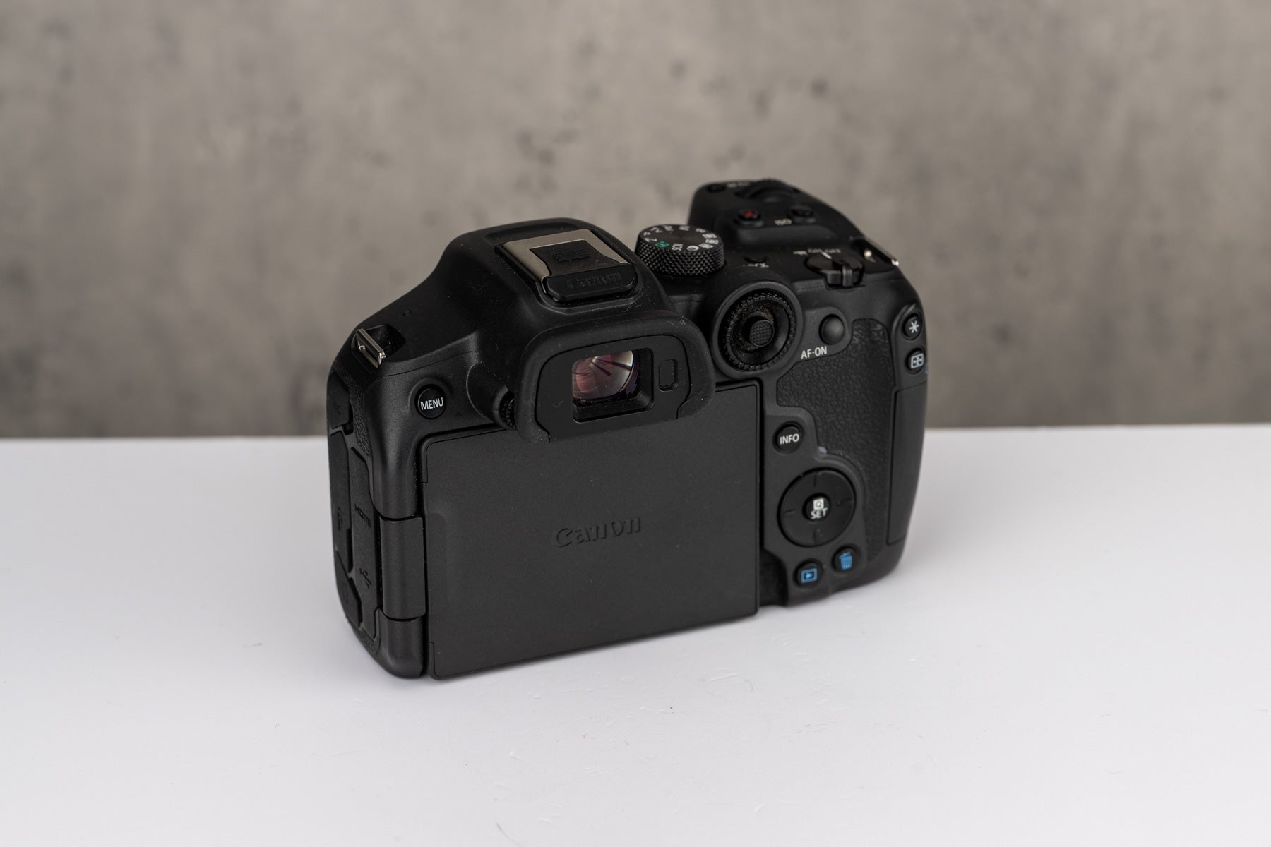 Used Canon EOS R7 Mirrorless Camera