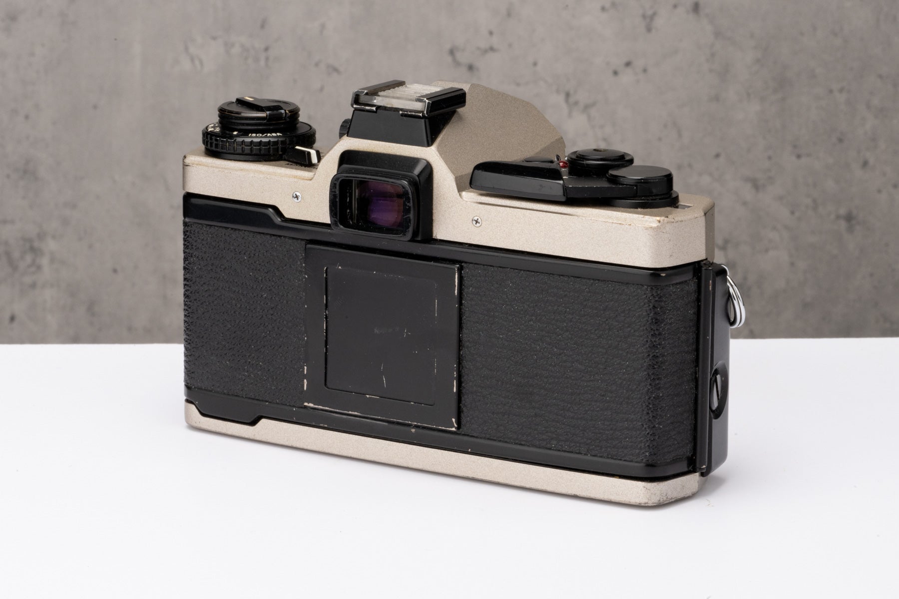 Olympus OM-4ti + 50mm f/1.8 - product image 2