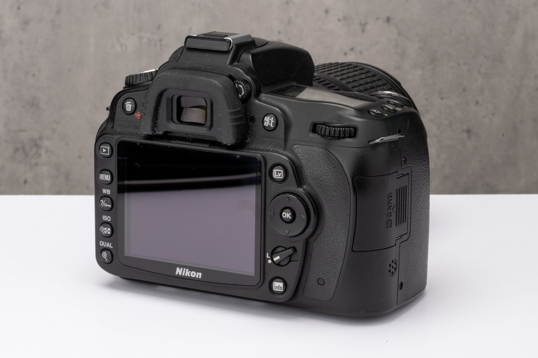 Used Nikon D90 + 18-105mm DSLR Camera