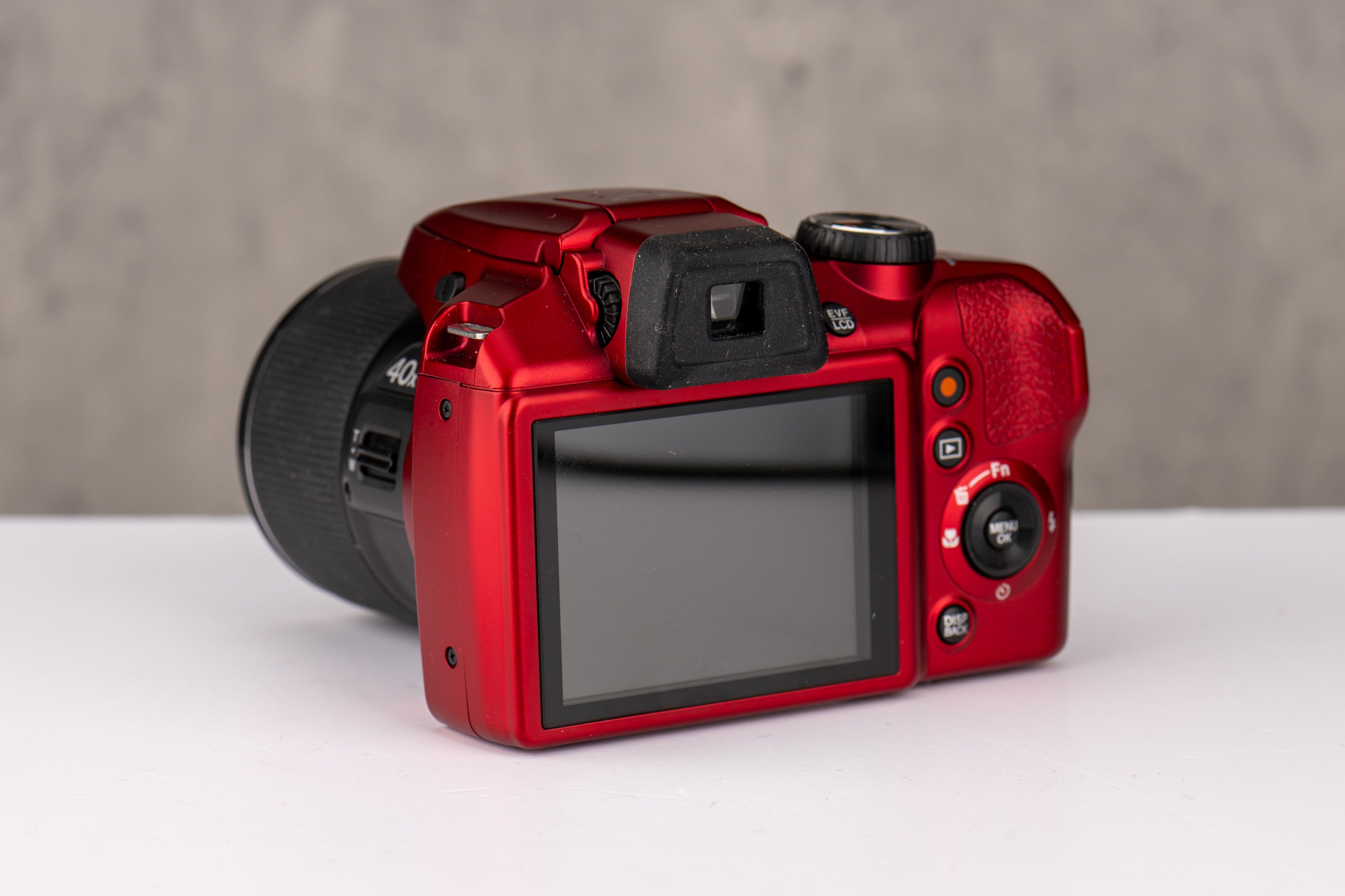 Used Fujifilm FinePix S8200 Red
