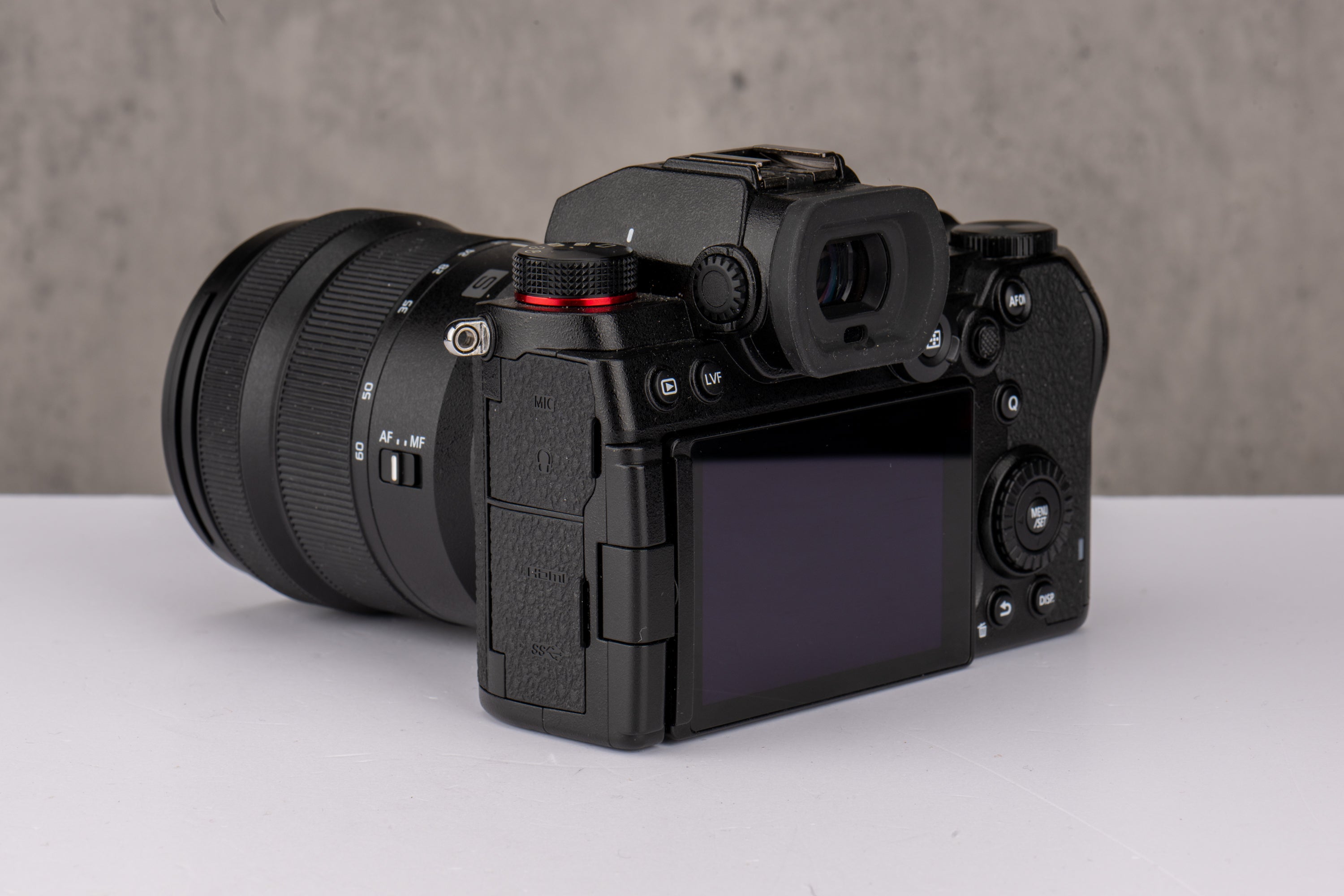 Used Panasonic Lumix S5 w/ 20-60mm f/3.5-5.6