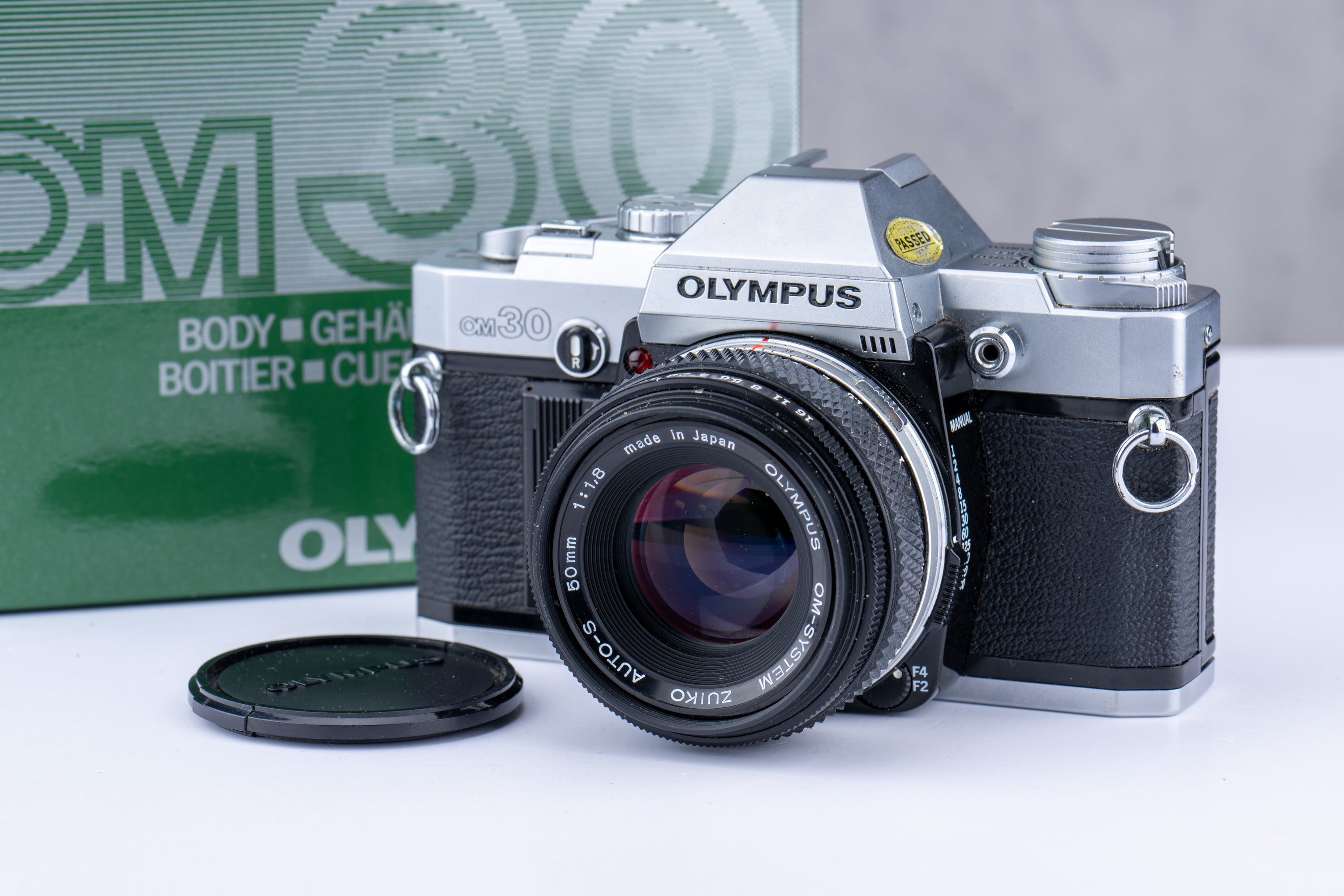 Used Olympus OM-30 + 50mm f/1.8 - product image 1