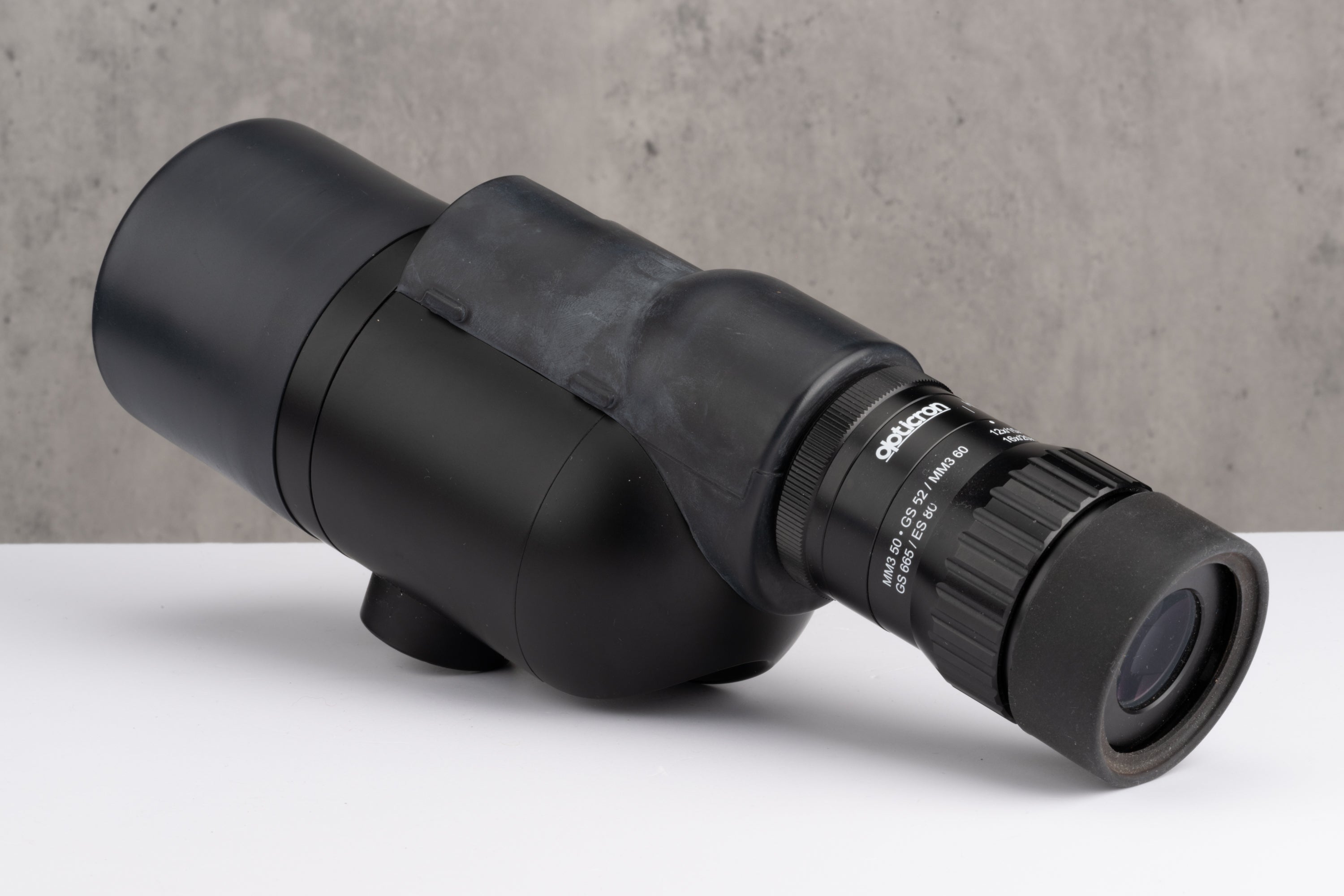 Used Opticron MM2 ED Travel Scope w/ HDF T Eyepiece