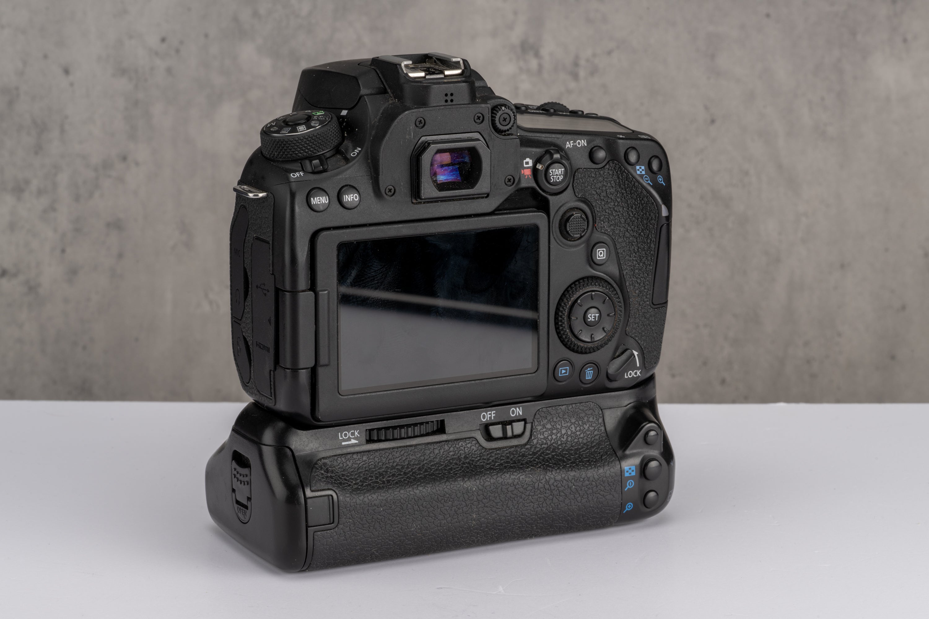 Used Canon EOS 90D Body + BG-E14 Grip