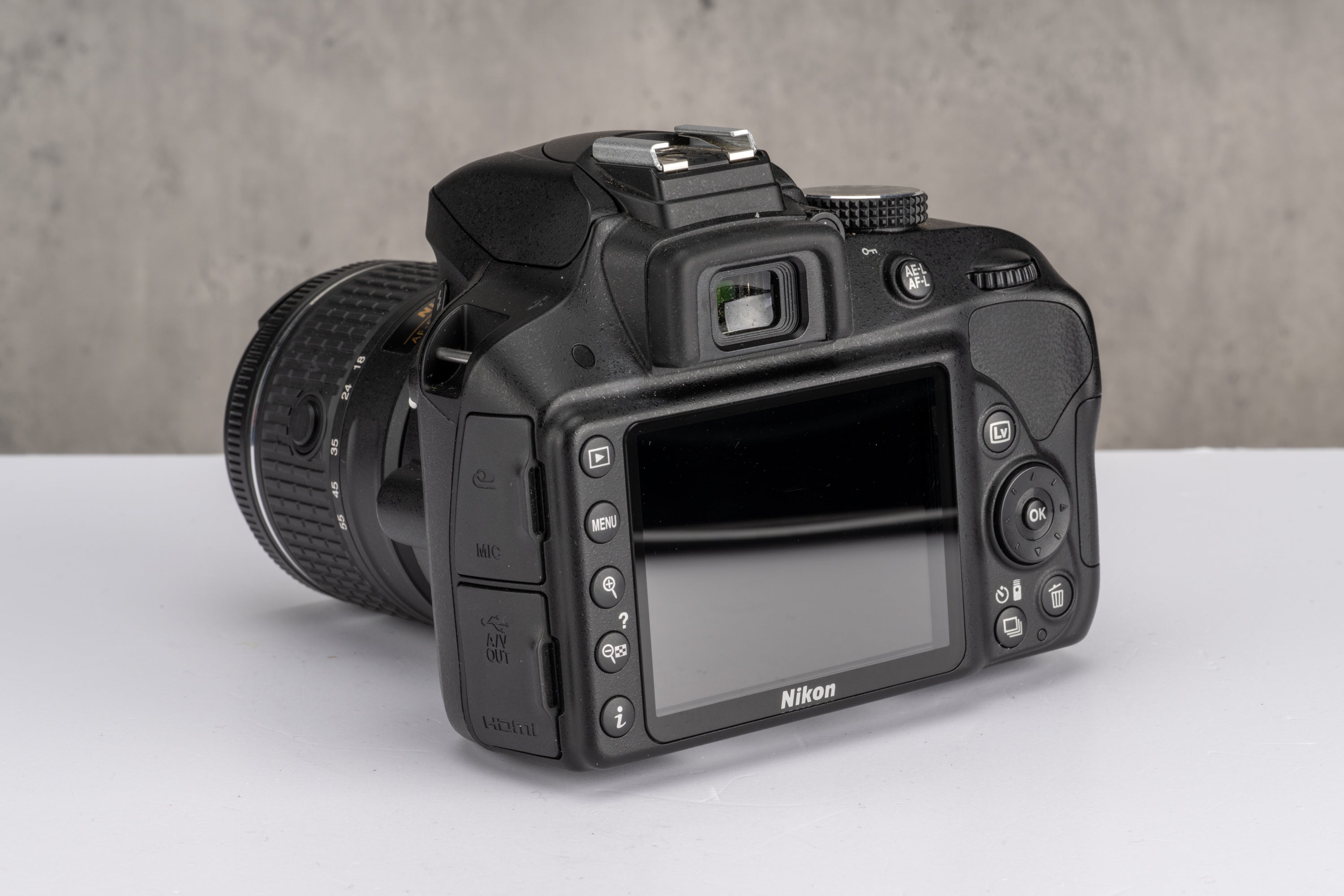 Used Nikon D3300 + AF-P 18-55mm DSLR (987454)