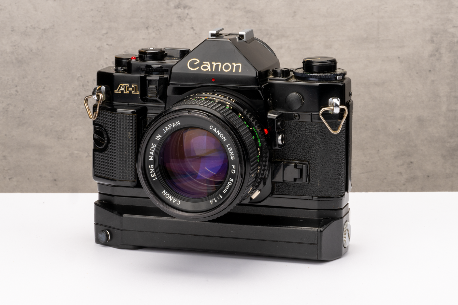 Appareil Photo Argentique Canon A-1 Noir Avec Objectif FD 50mm F/1.4 - Révisé, Neufs Joints