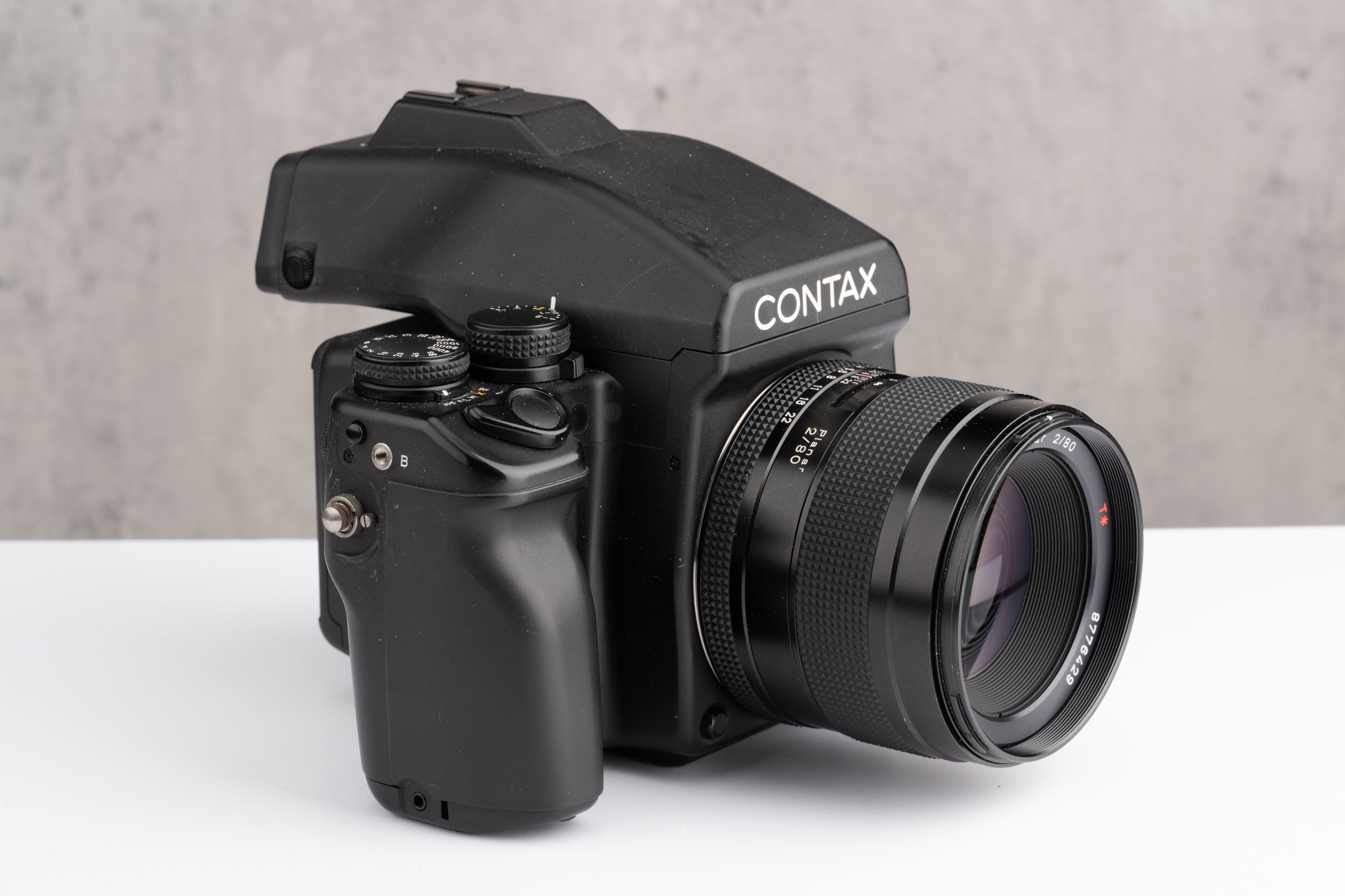 Used Contax 645 & Carl Zeiss Planar 80mm f/2 Kit