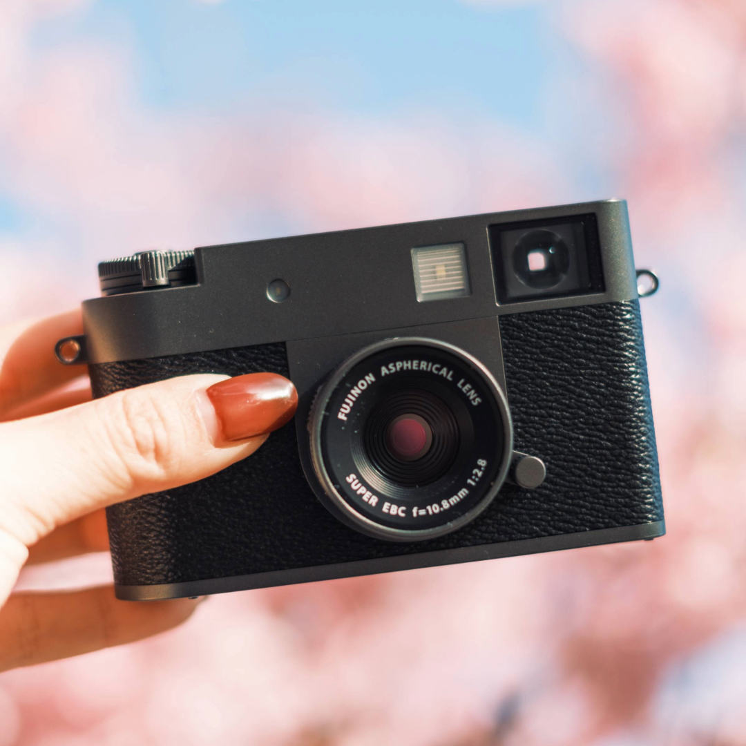 Fujifilm X Half Digital Compact Camera (Silver)