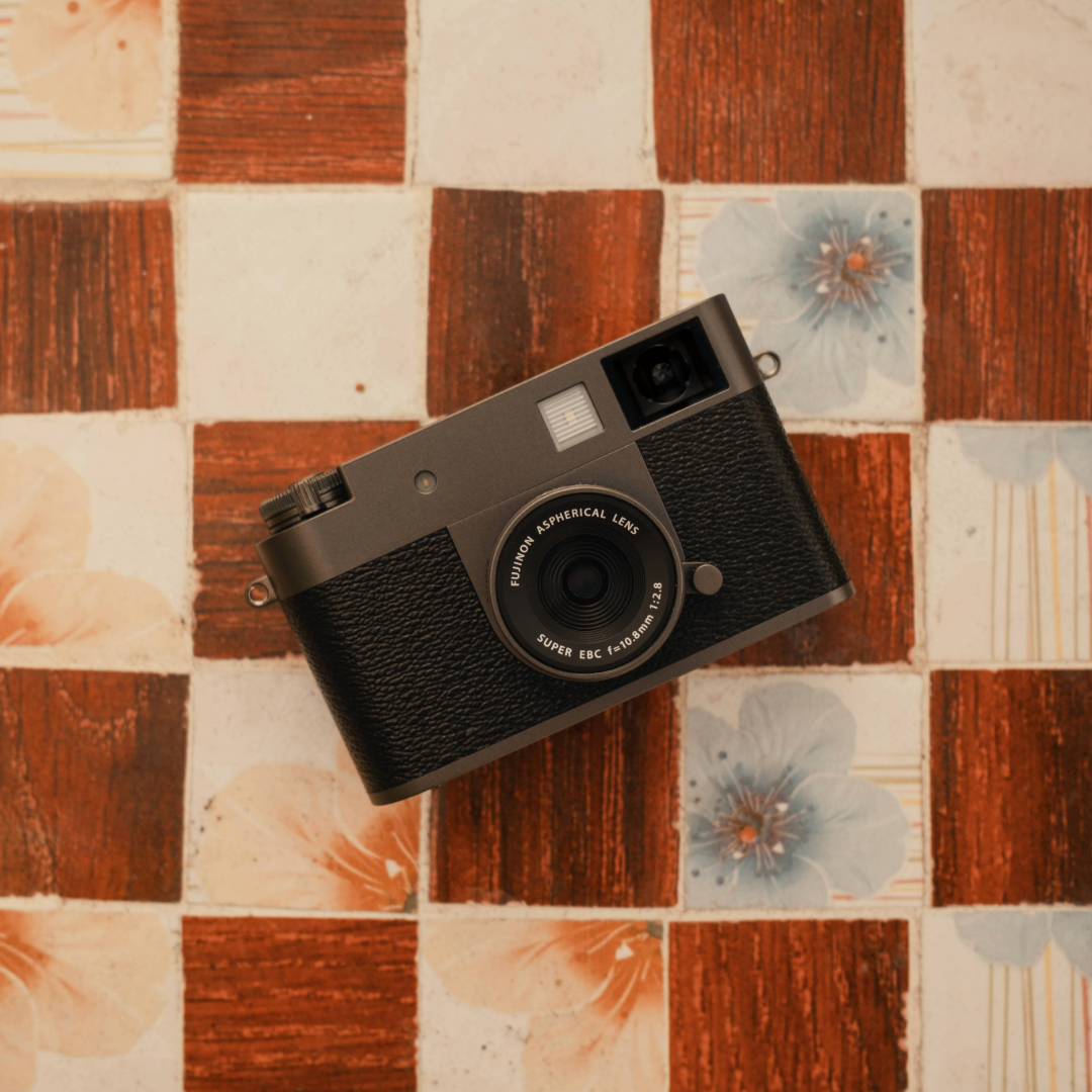 Fujifilm X Half Digital Compact Camera (Black)