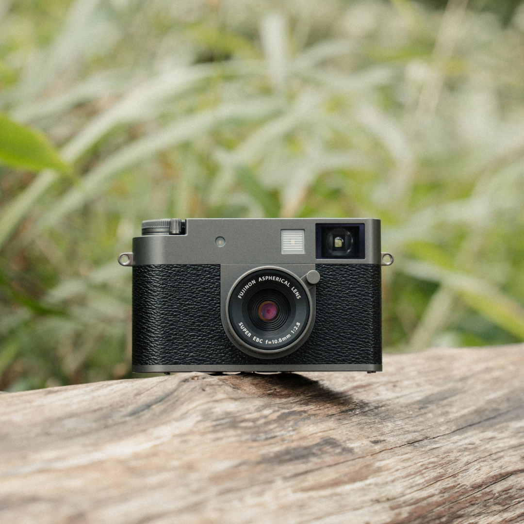 Fujifilm X Half Digital Compact Camera (Charcoal)