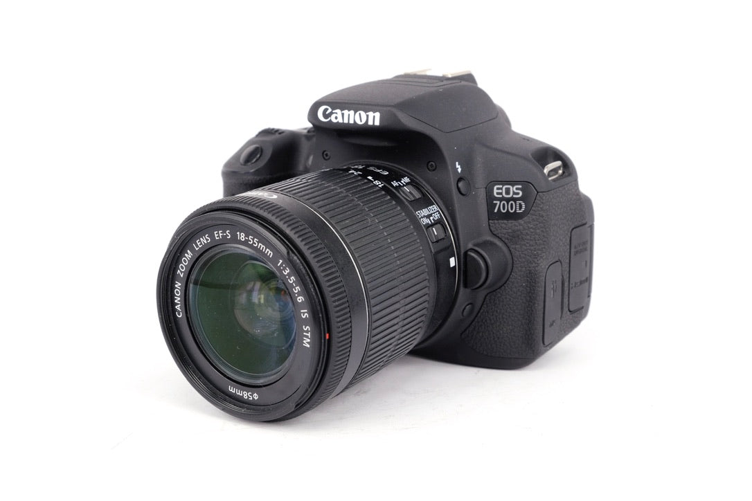 Used Canon EOS 700D + EF-S 18-55mm IS STM DSLR Camera Kit