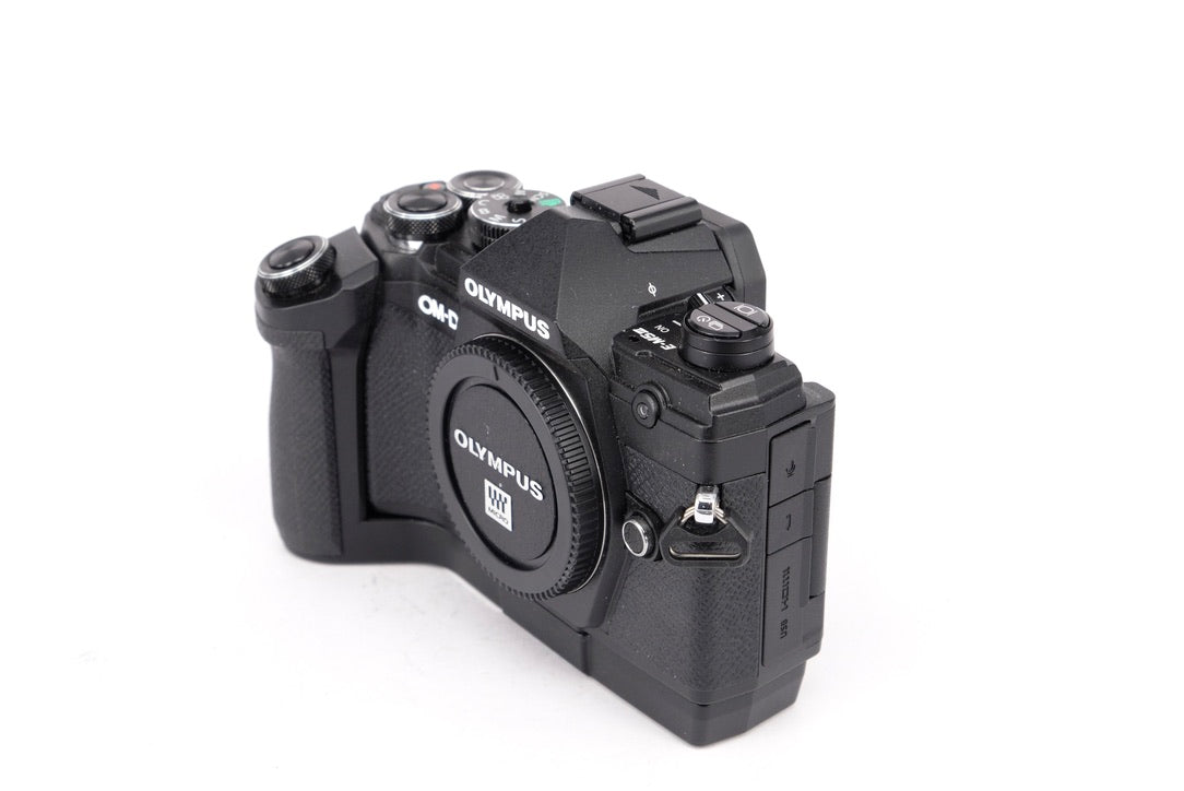 Used Olympus OM-D E-M5 III Mirrorless Body & ECG-5 Grip