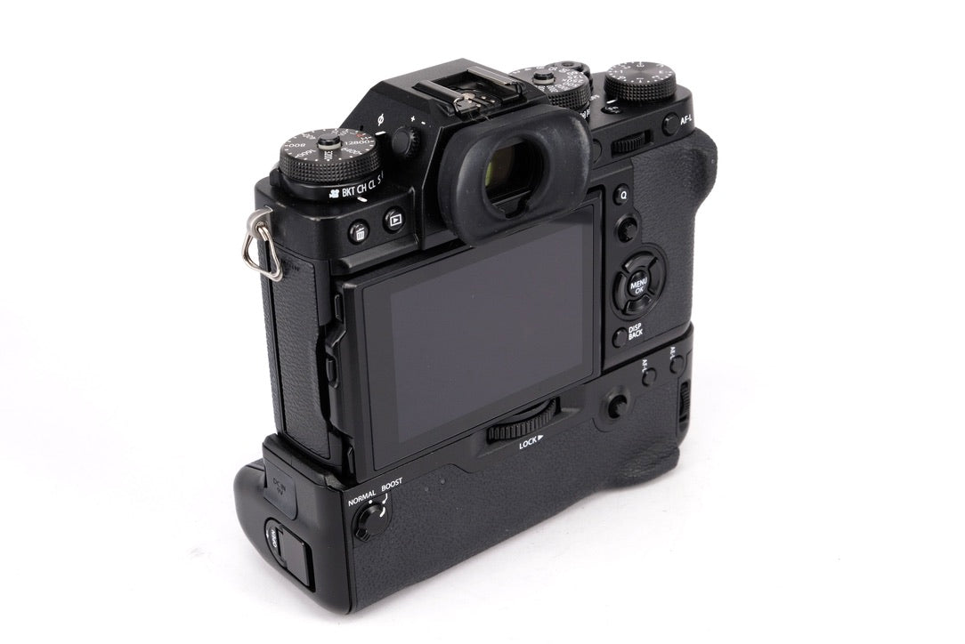 Used Fujifilm X-T3 Mirrorless Camera + VG-XT3 Grip