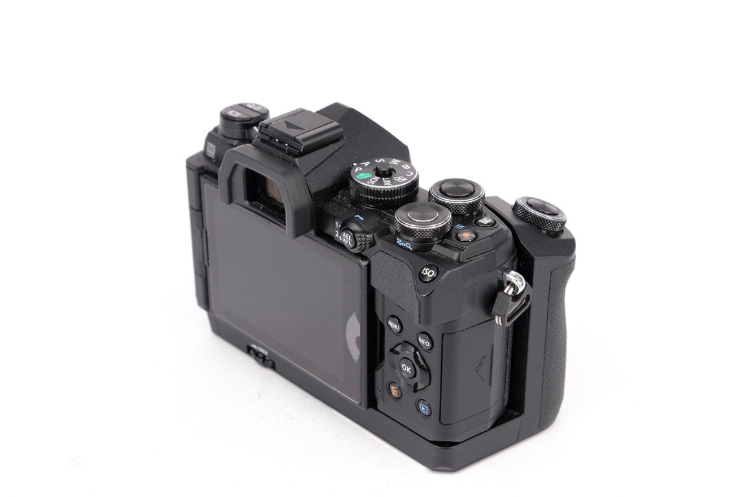 Used Olympus OM-D E-M5 III Mirrorless Body & ECG-5 Grip