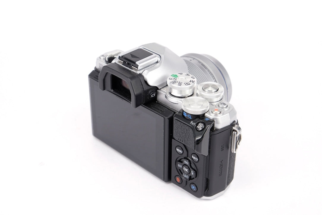 Used Olympus OM-D E-M10 Mark III & 14-42mm R Lens