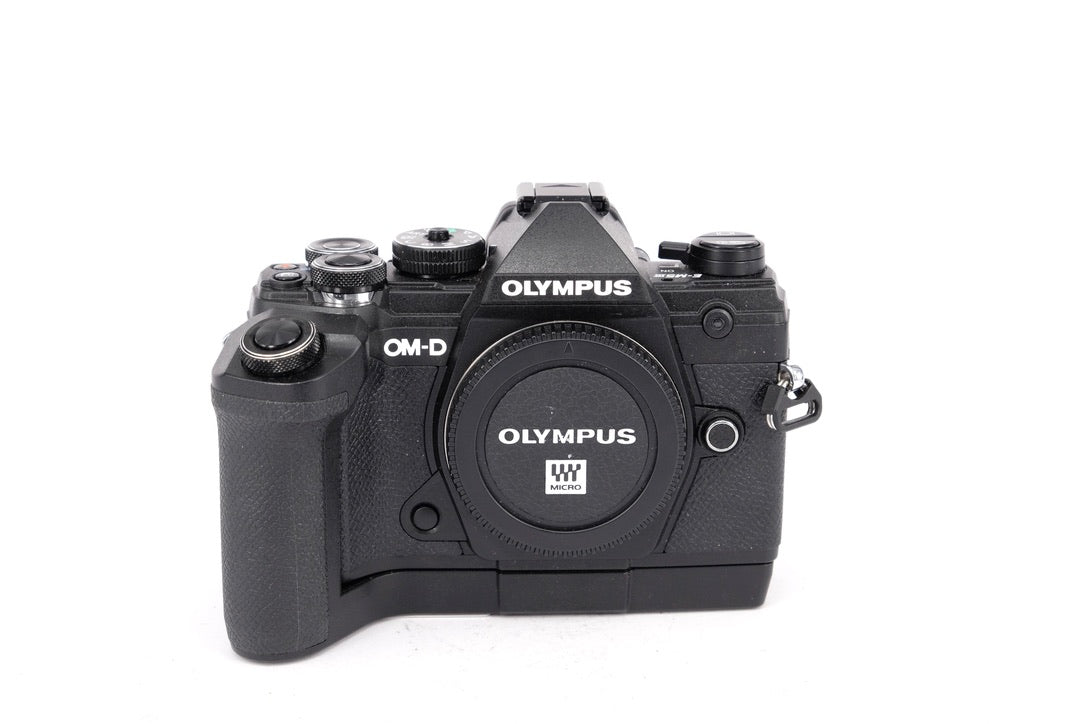 Used Olympus OM-D E-M5 III Mirrorless Body & ECG-5 Grip
