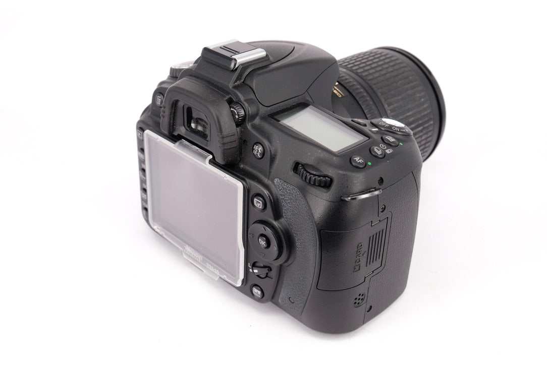 Used Nikon D90 + 18-135mm DSLR Camera