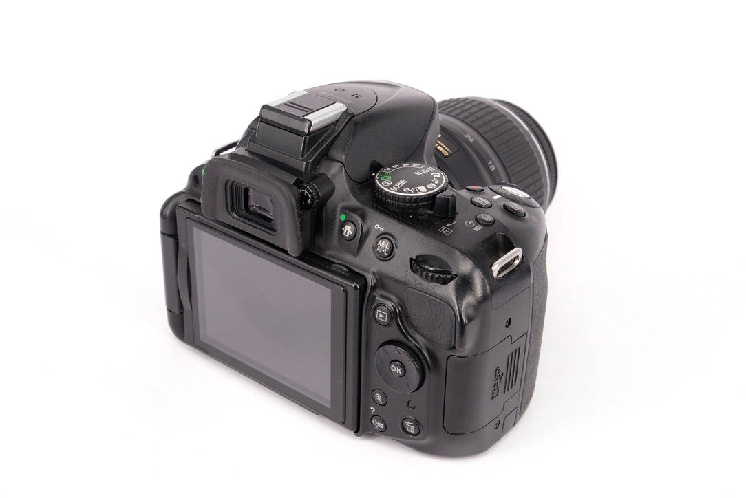Used Nikon D5200 DSLR + 18-55mm II Lens