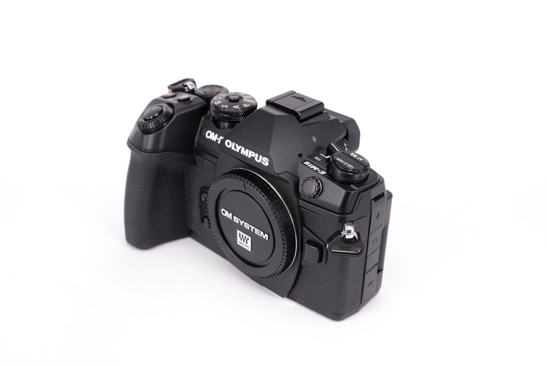 Used Olympus OM-D E-M1 Mark II Mirrorless Camera