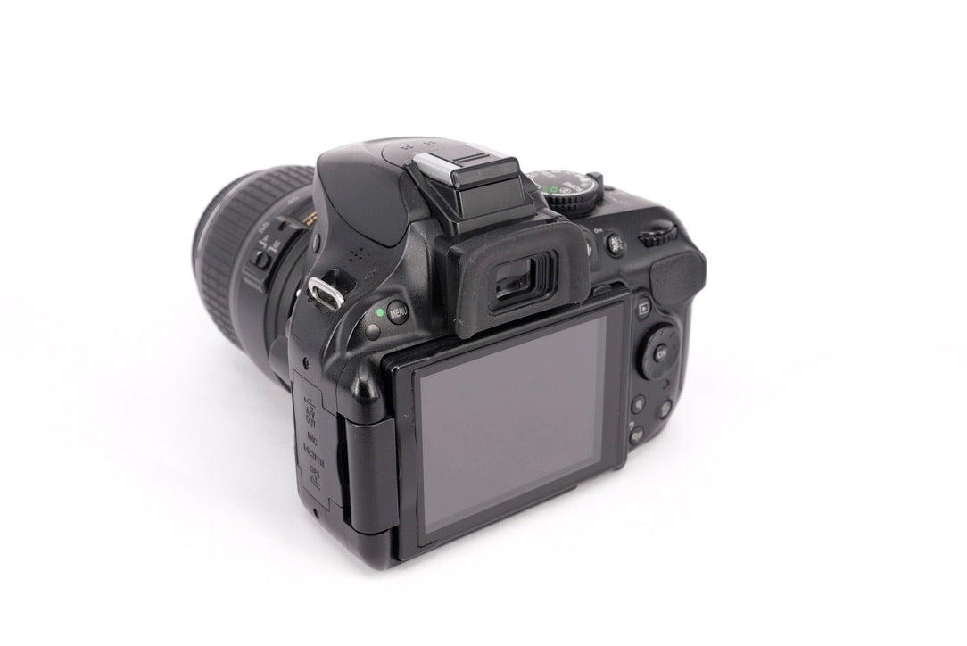 Used Nikon D5200 DSLR + 18-55mm II Lens