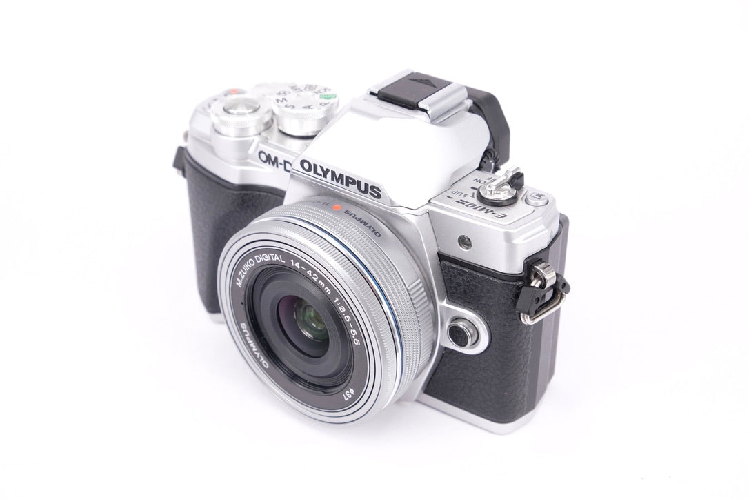 Used Olympus OM-D E-M10 III + 14-42mm EZ Camera