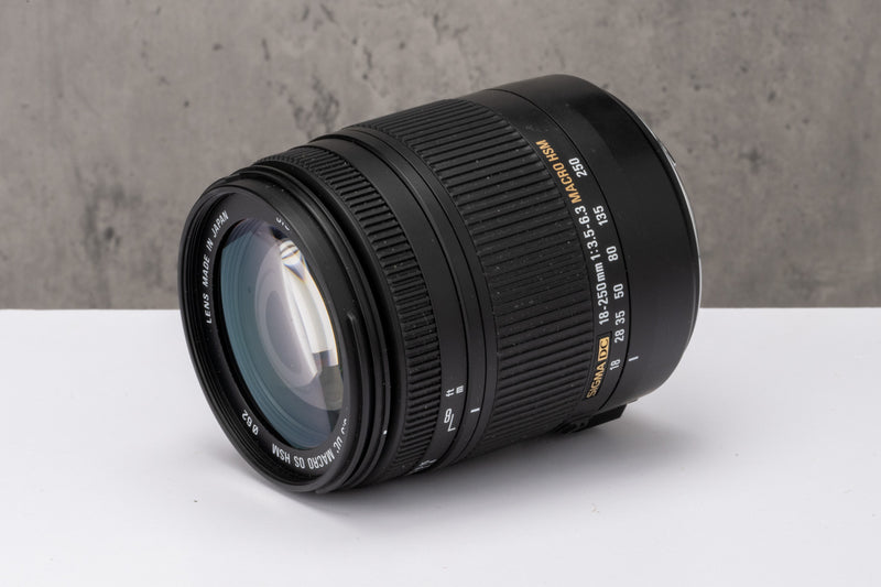 Canon EF fit Sigma DC 18-250mm f/3.5-6.3 OS HSM