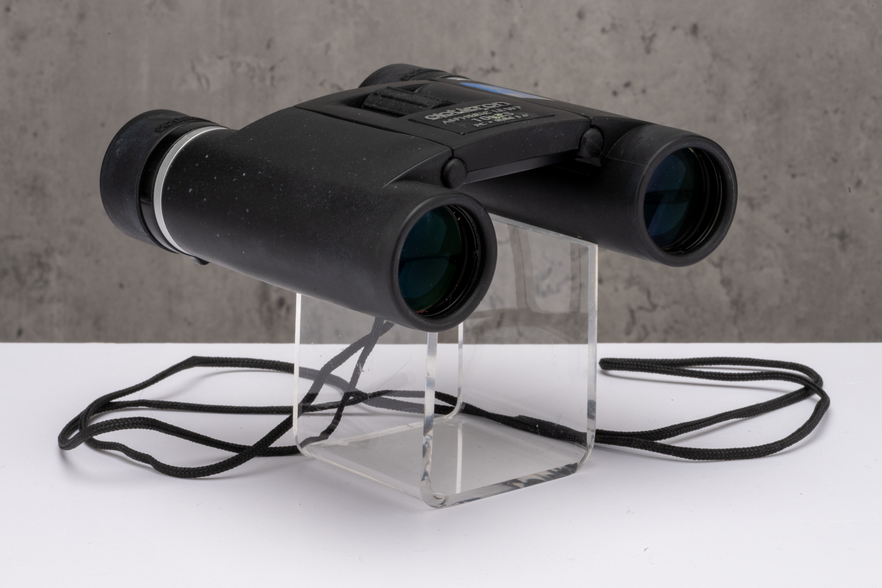 Used Opticron Aspheric LE WP 10x25 Binoculars