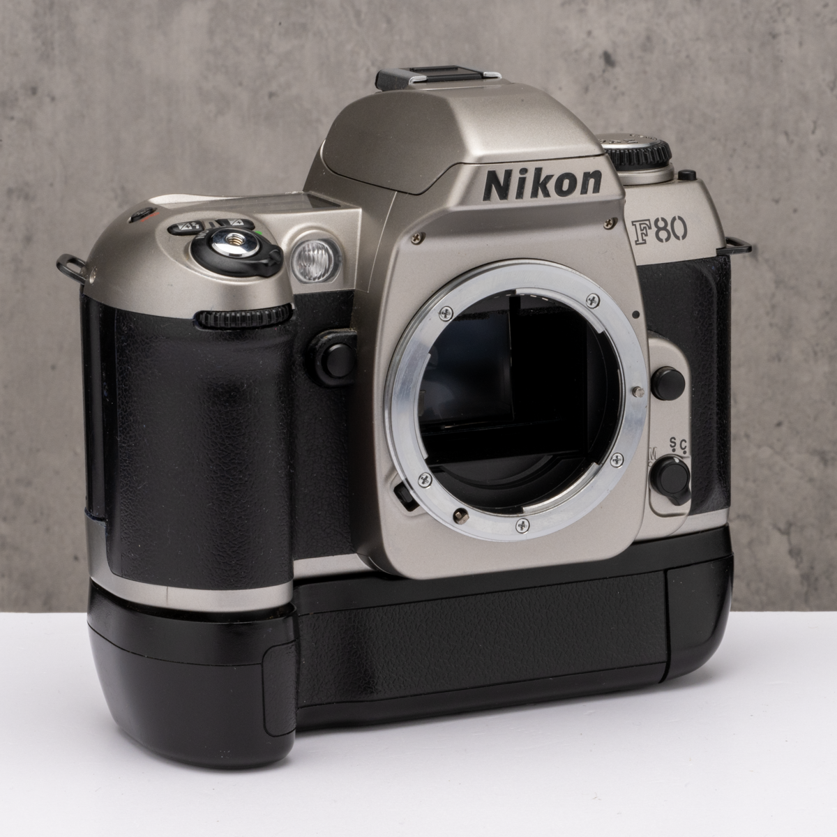 ニコン　Nikon F80 35-70mm フィルムカメラ ニコン Nikon F80 35-70mm フィルムカメラ Amazon | ニコン