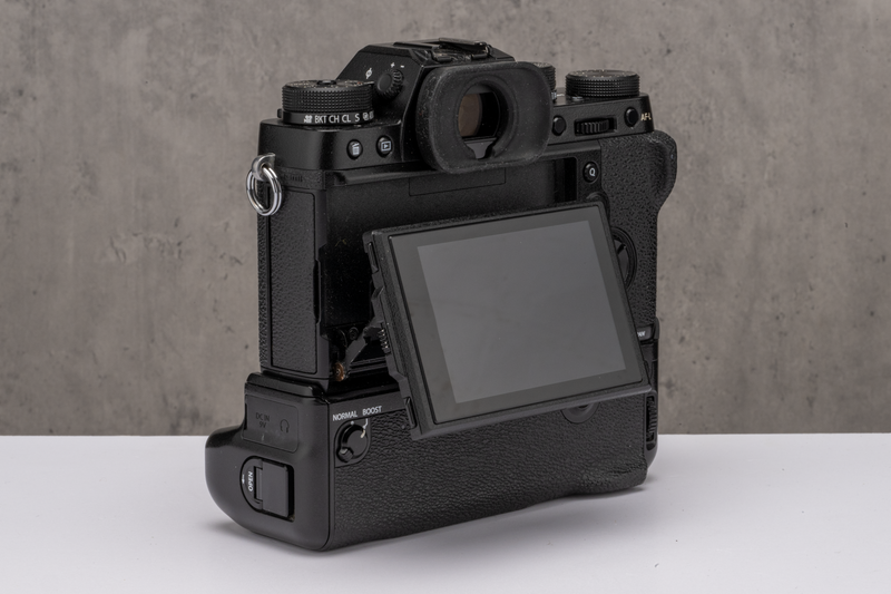 Used Fujifilm X-T2 Mirrorless Body & Grip