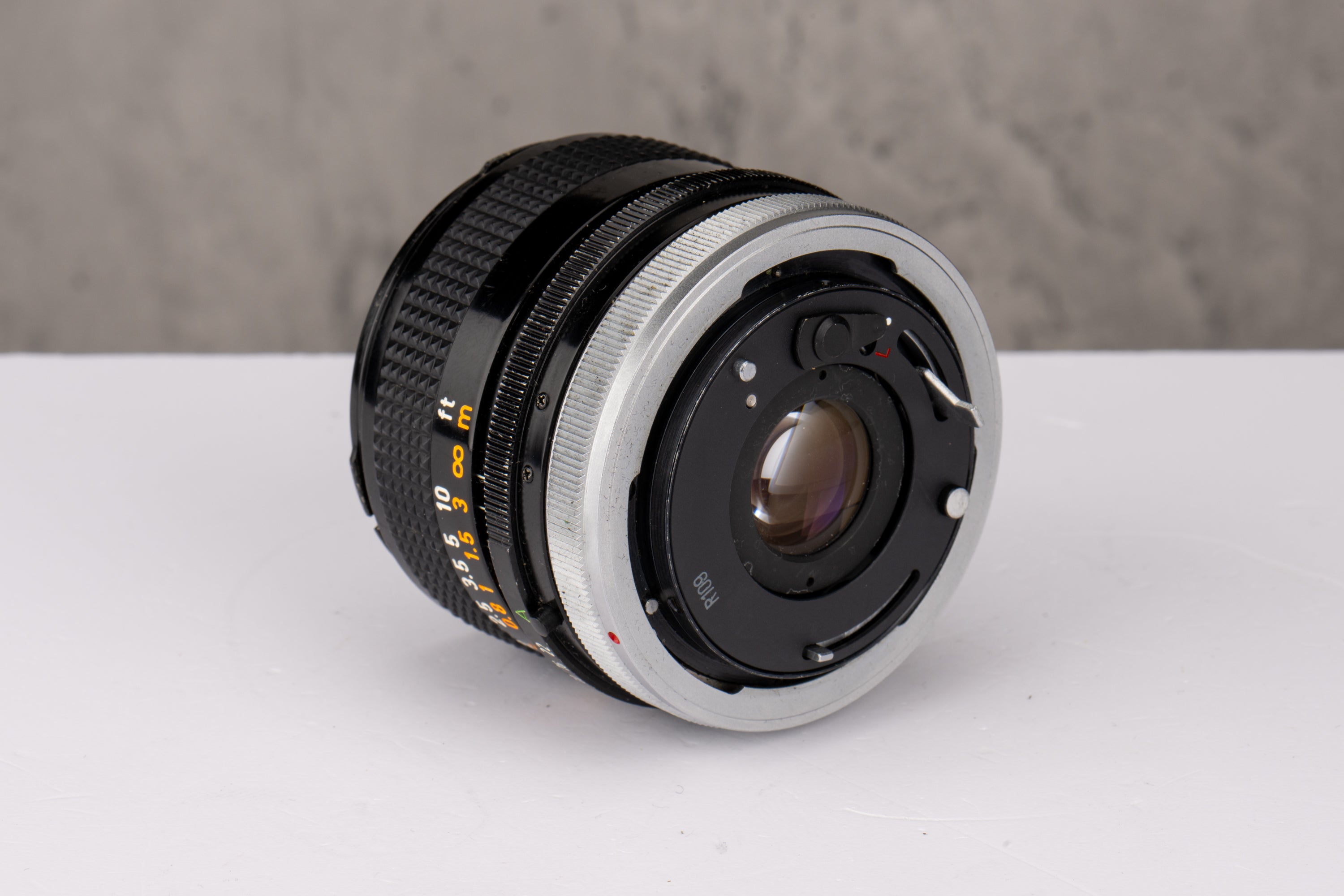 Canon FD 28mm f/2.8