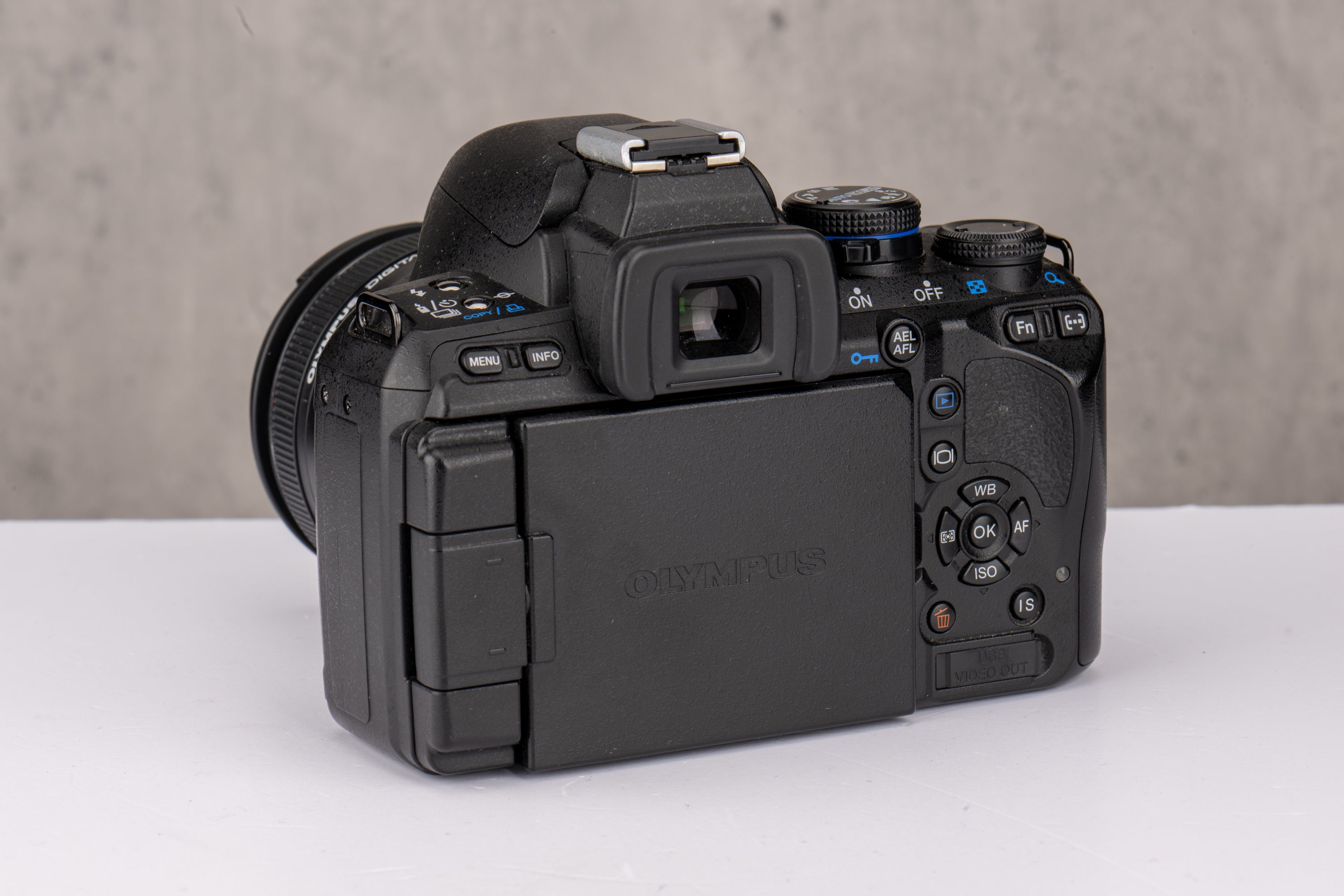 Used Olympus E-620 Twin lens Kit Digital SLR Camera