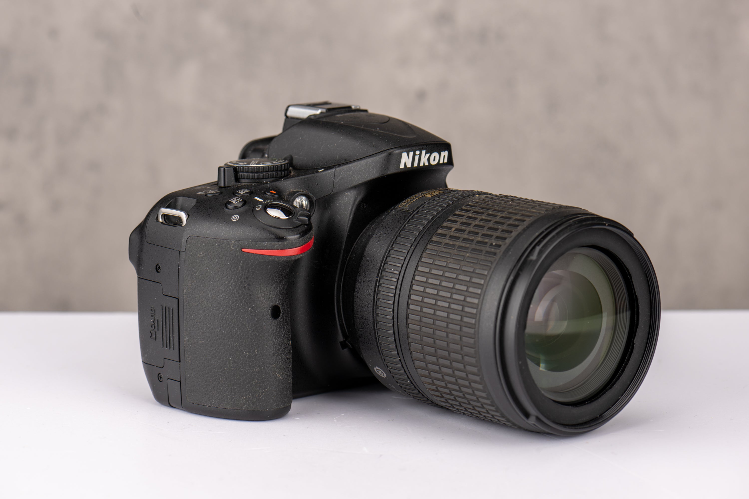 Used Nikon D5200 w/ 18-105mm f/3.5-5.6 VR
