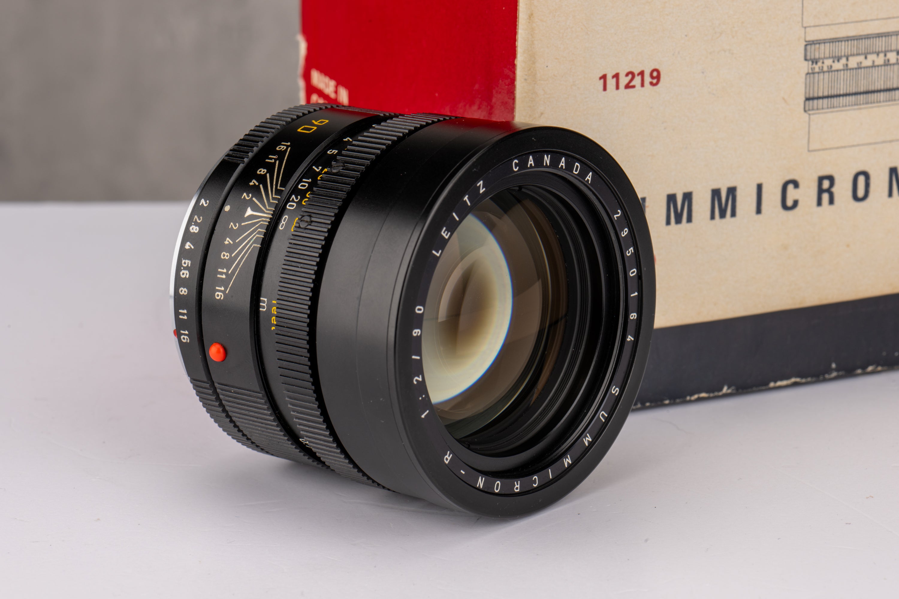 Used Leica R 90mm f/2 Summicron-R
