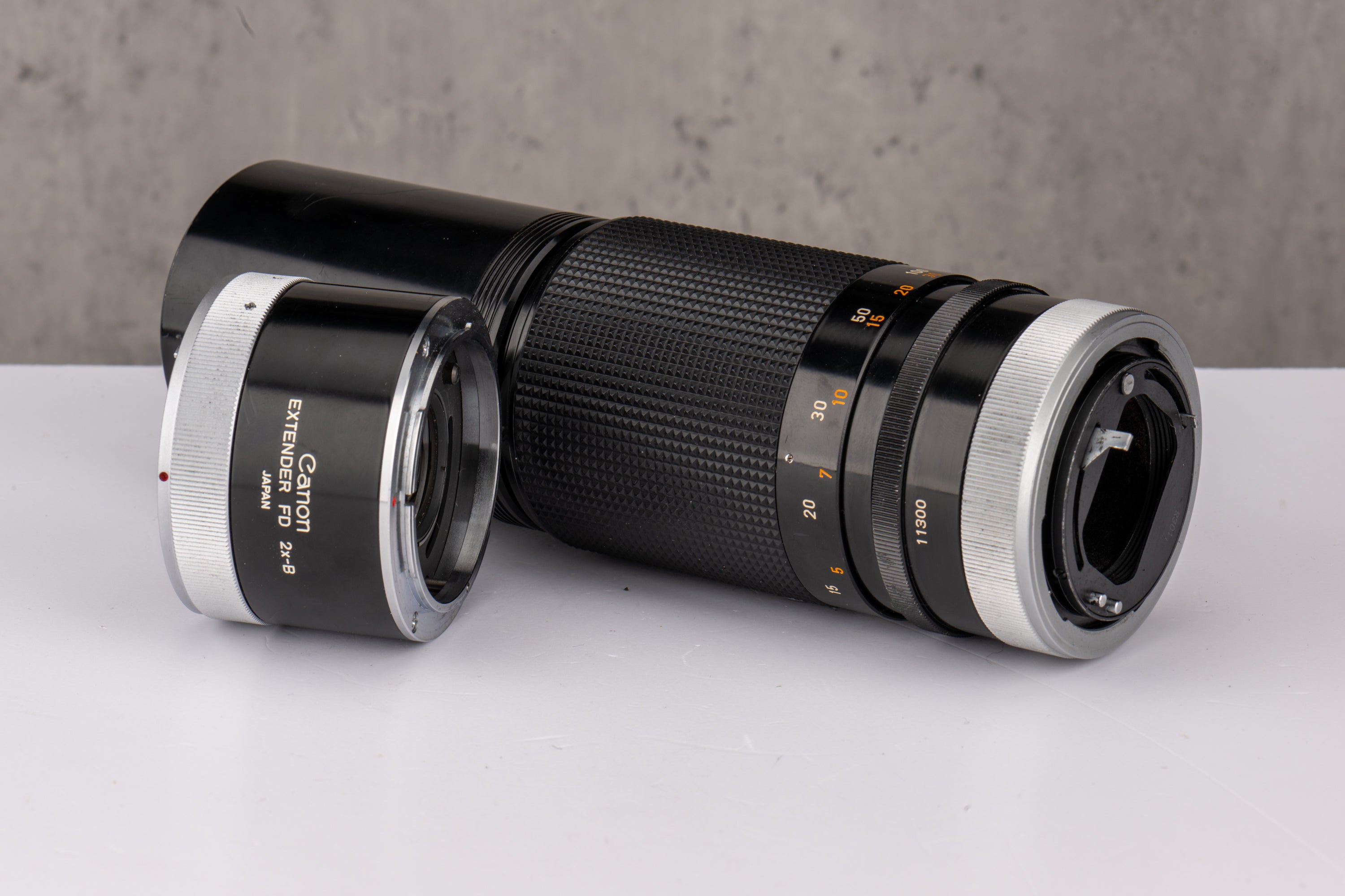 Used Canon FD 300mm f.5.6 w/ Extender 2X-B