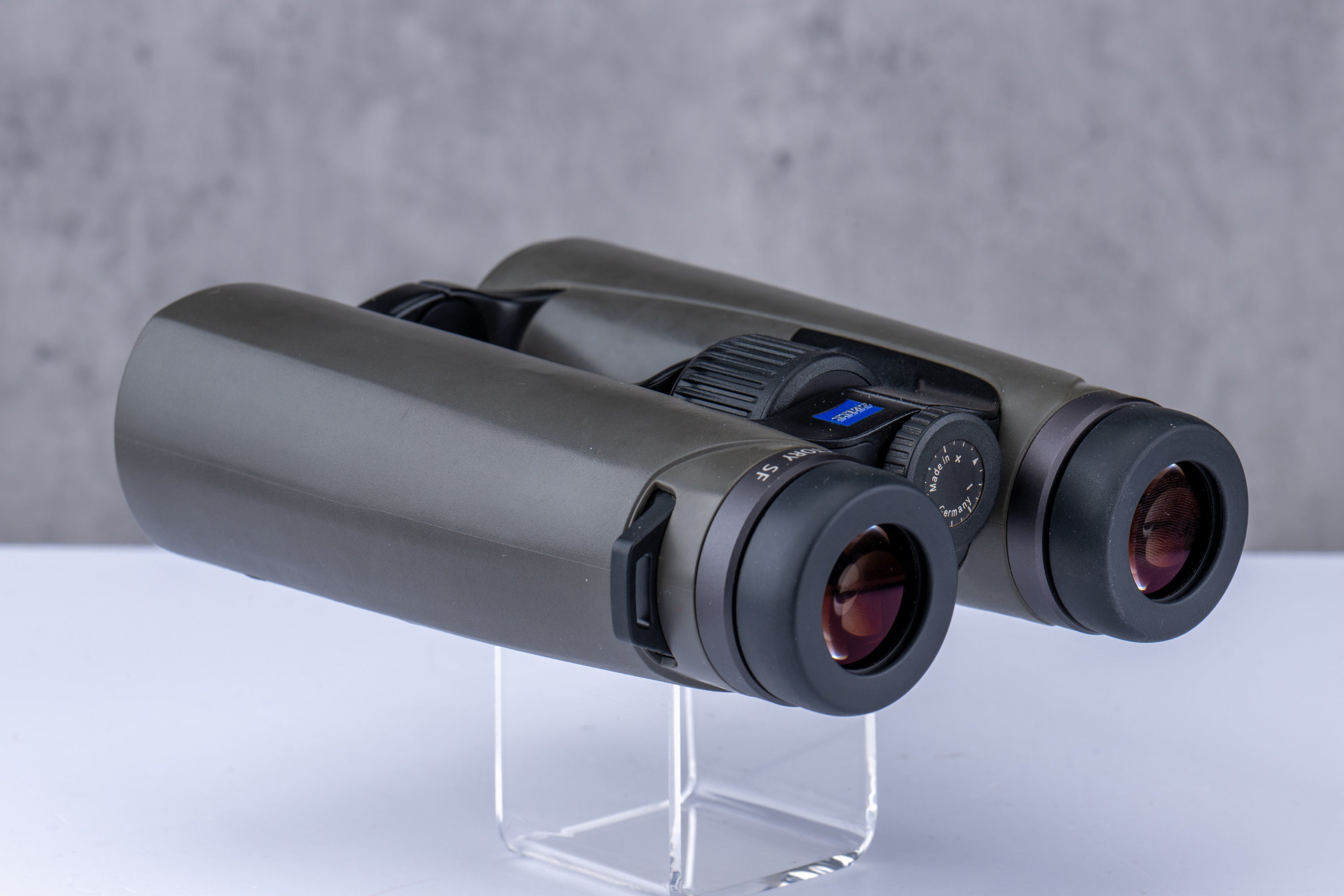 Used Zeiss Victory SF 10X42mm Binoculars (Grey) (75240)