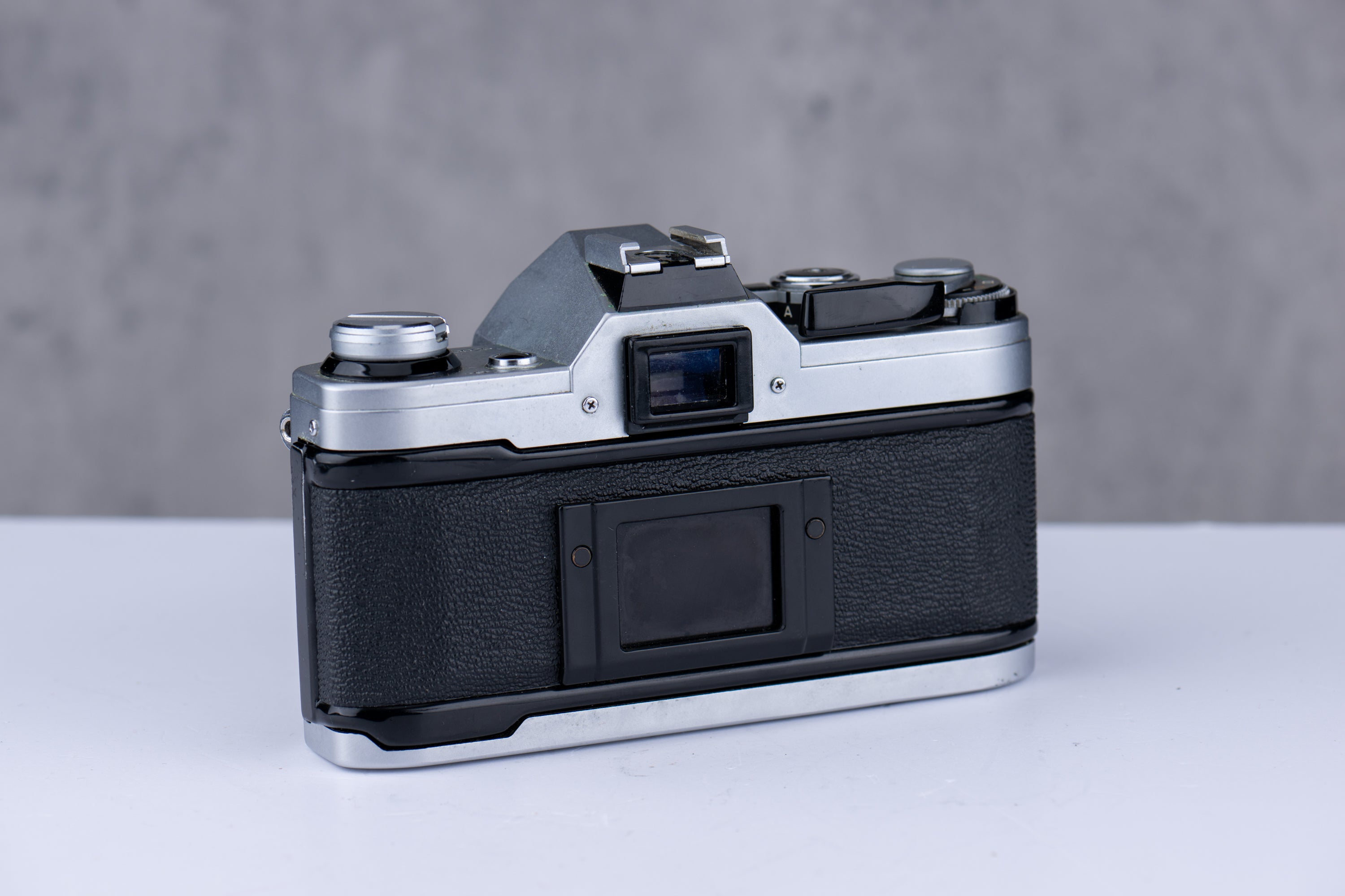 Used Canon AE-1 + 50mm f/1.8 35mm SLR  Camera [733825]