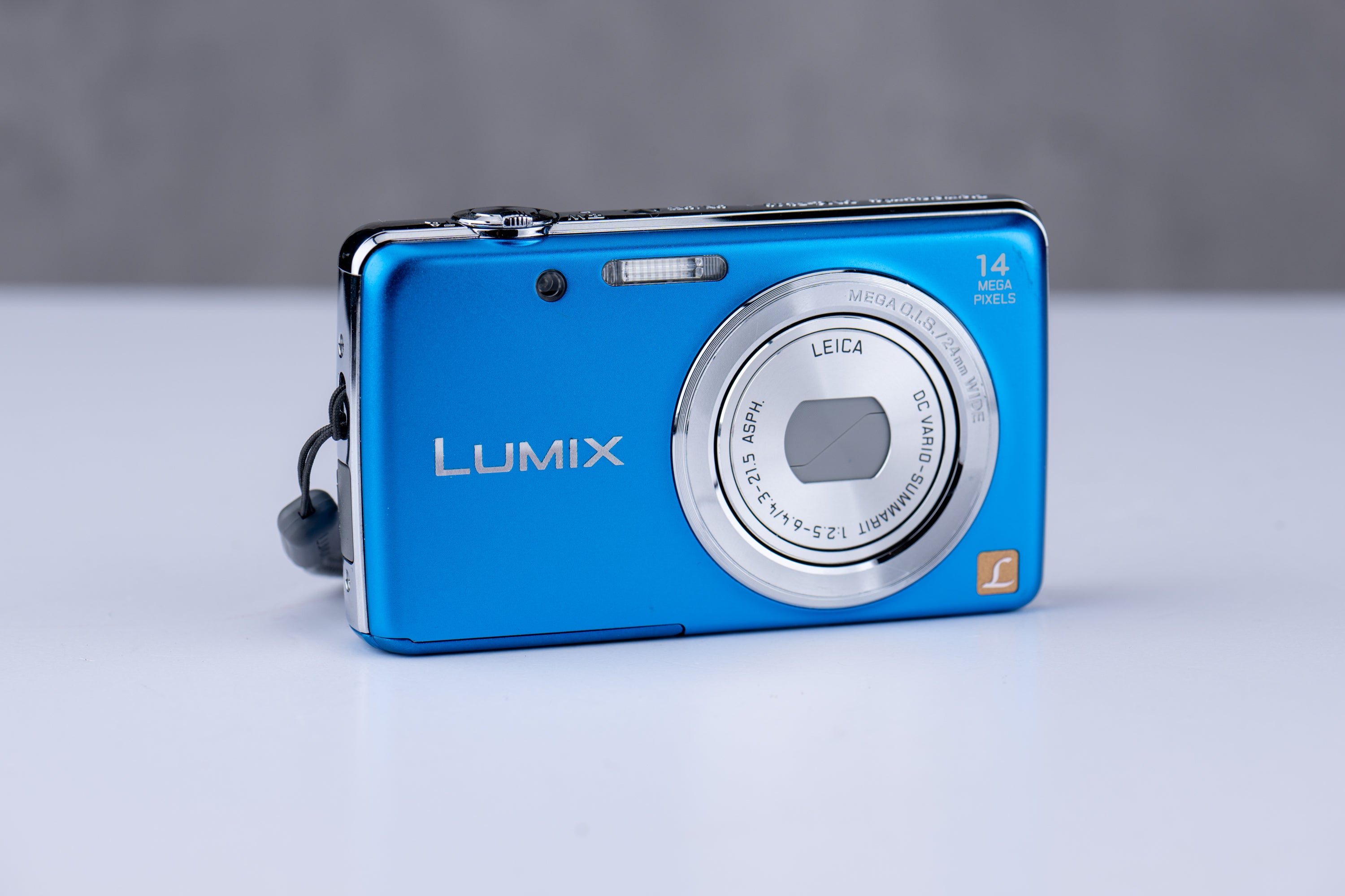 Used Panasonic Lumix DMC-FS40 Blue Digital Compact Camera