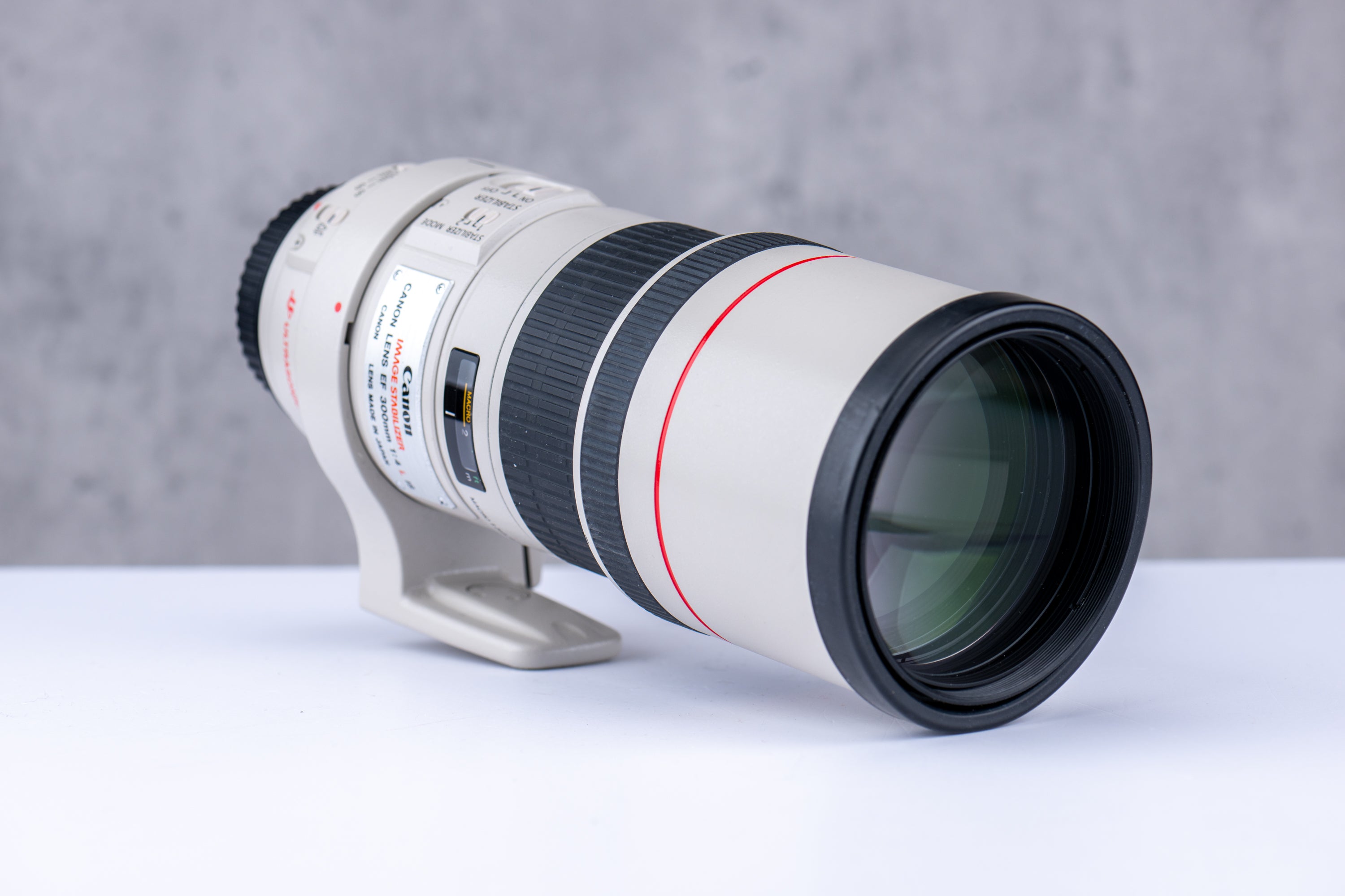 Used Canon EF 300mm f/4L IS USM