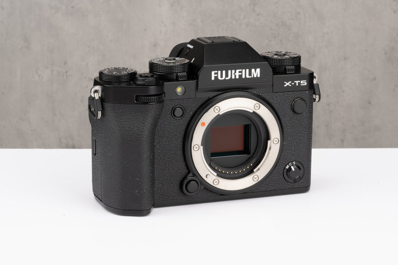 Used Fujifilm X-T5 Body