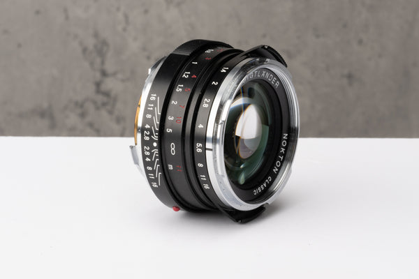 Used Leica M fit Voigtlander 40mm f/1.4 Nokton Classic MC VM
