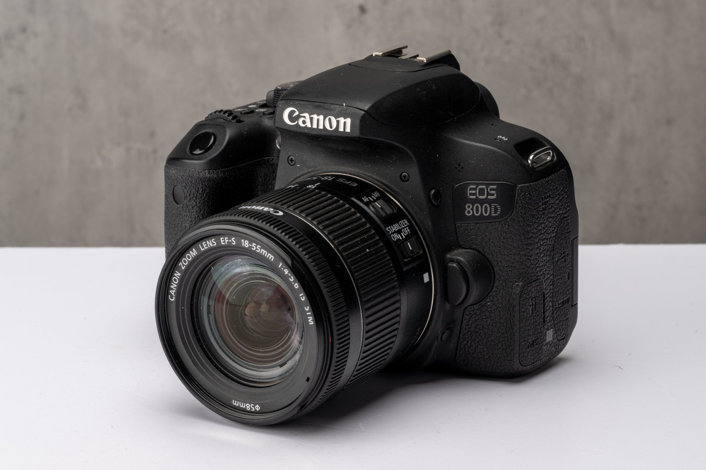 Used Canon EOS 800D & 18-55mm f/4-5.6 IS STM
