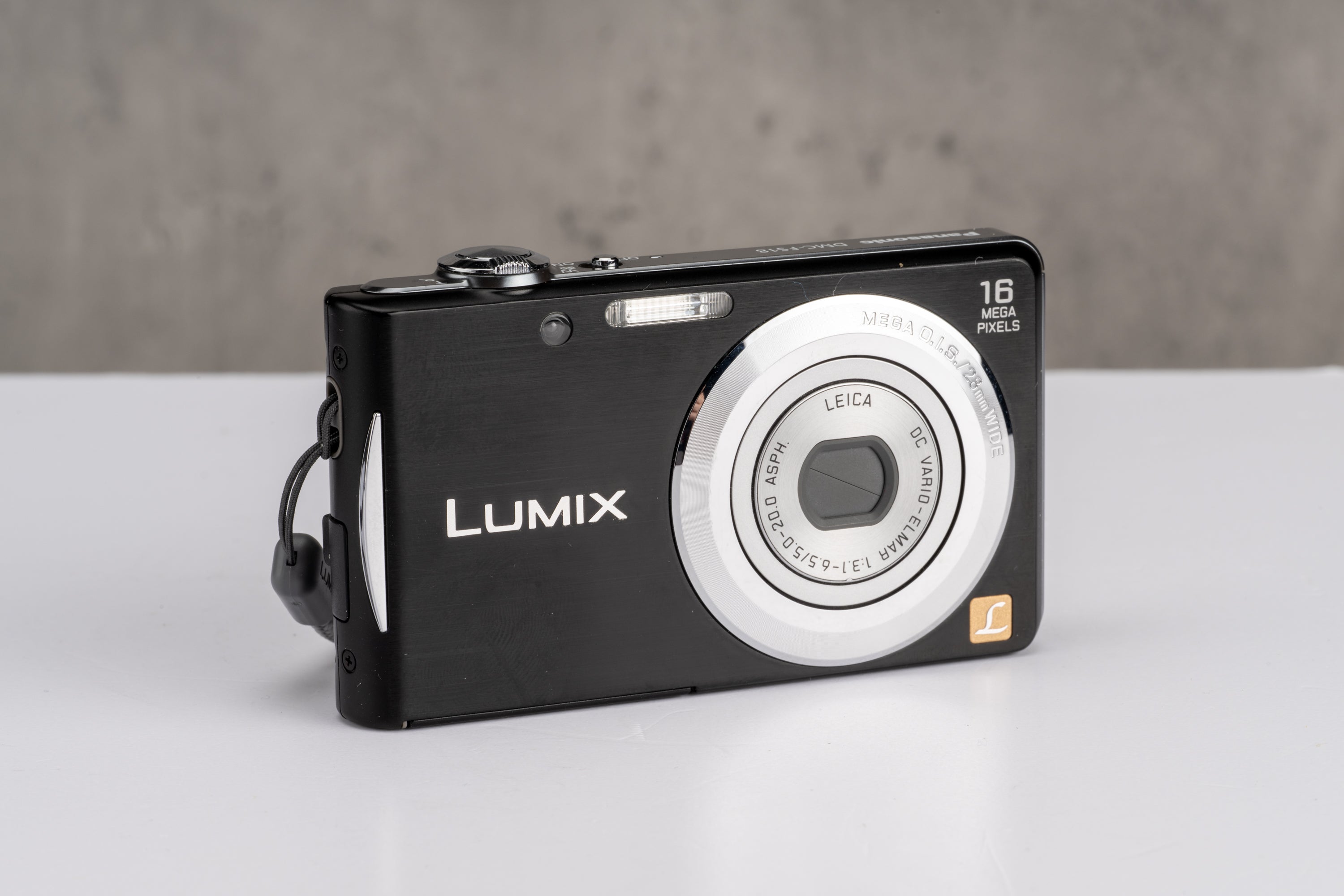 Used Panasonic Lumix DMC-FS18